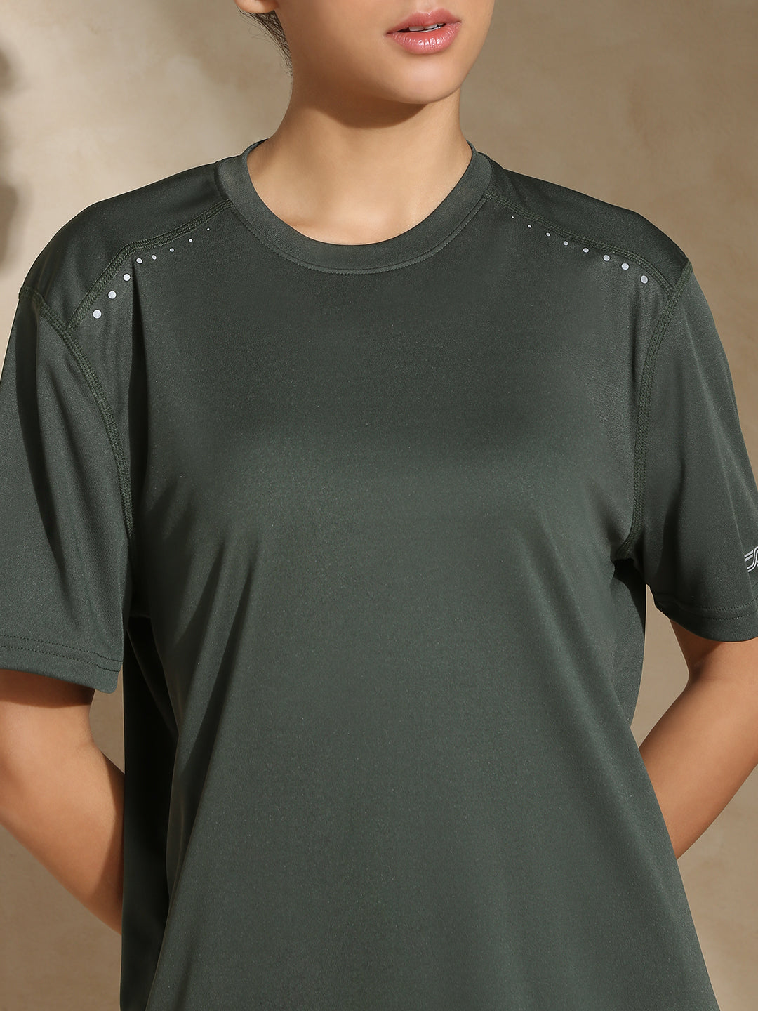 Shop-Boyfriend TraqDry Tee Olive