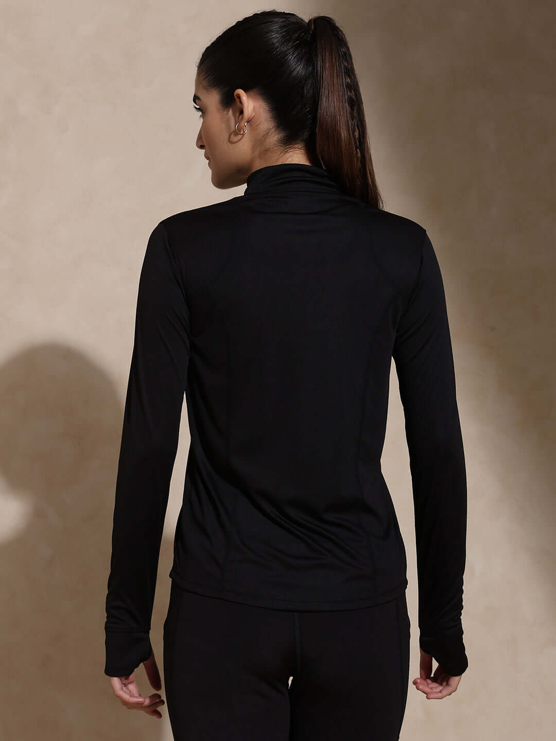 Shop-Women's Ath Runner Zip Neck Black