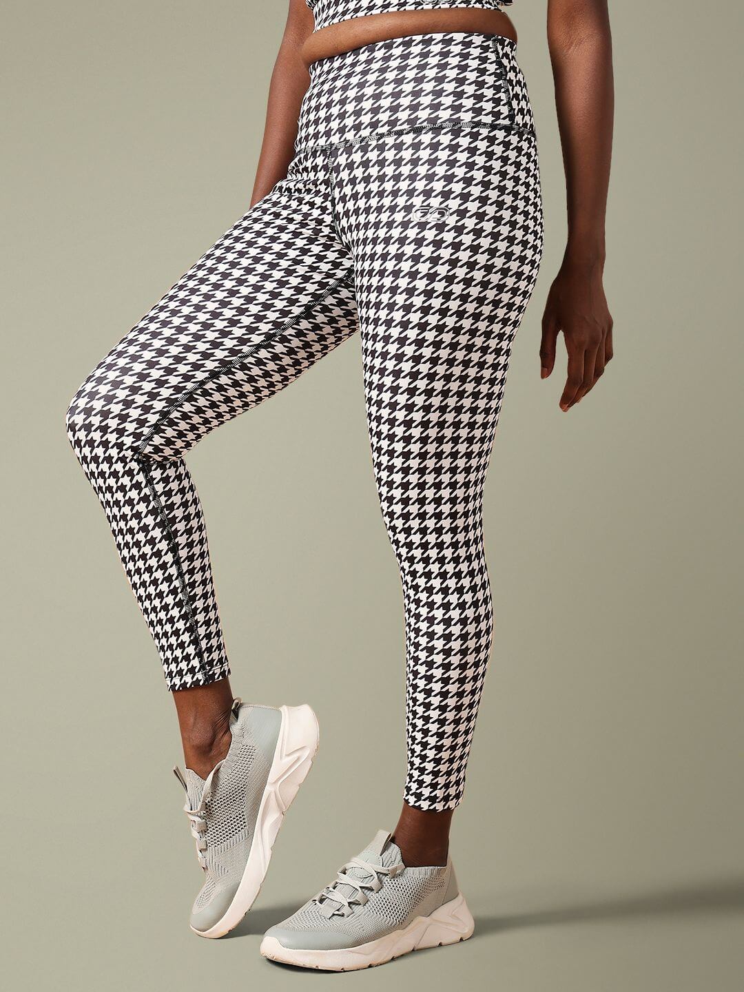 Houndstooth Crossback Crop Top & 7/8 Leggings