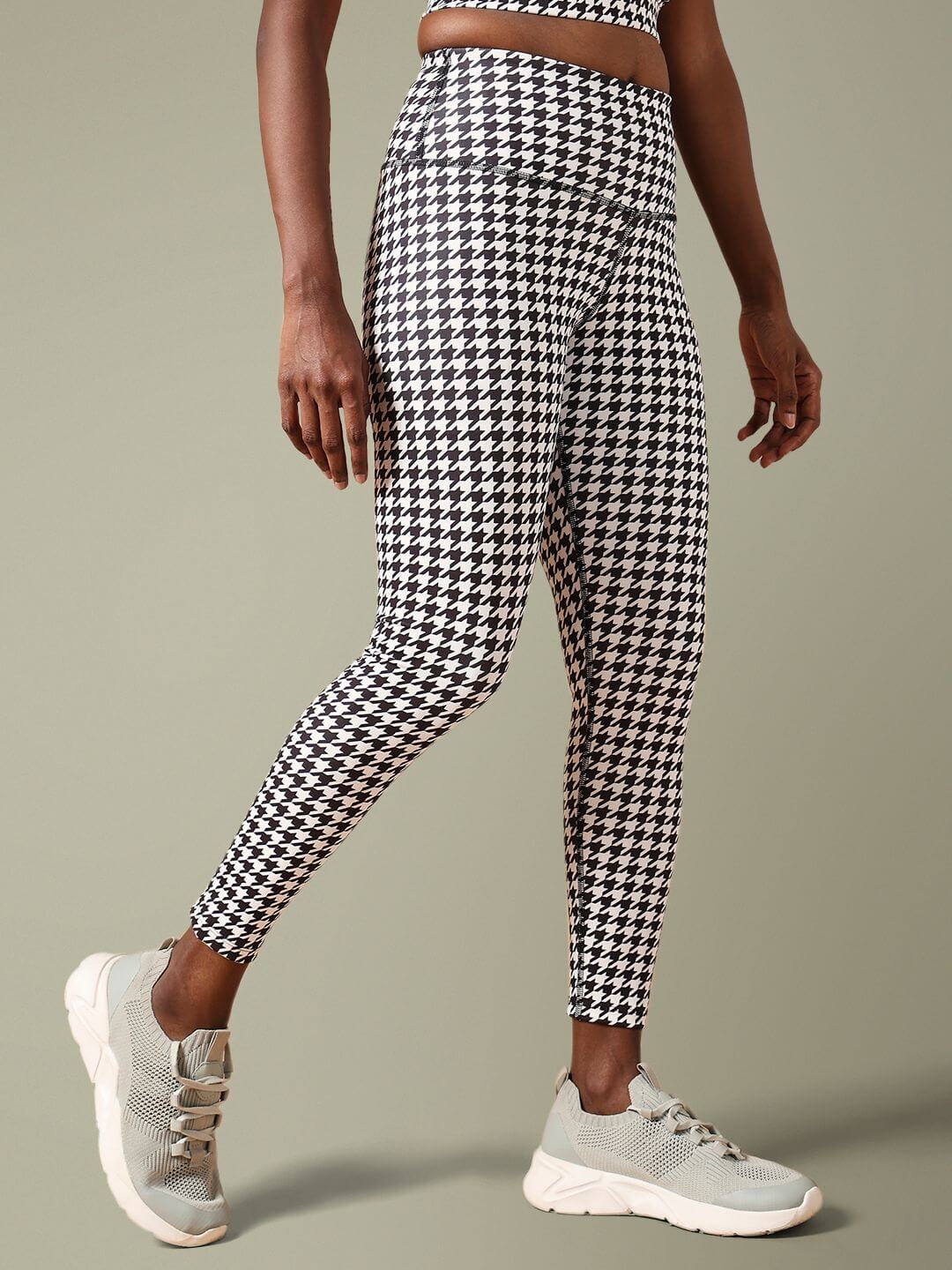 Houndstooth Crossback Crop Top & 7/8 Leggings