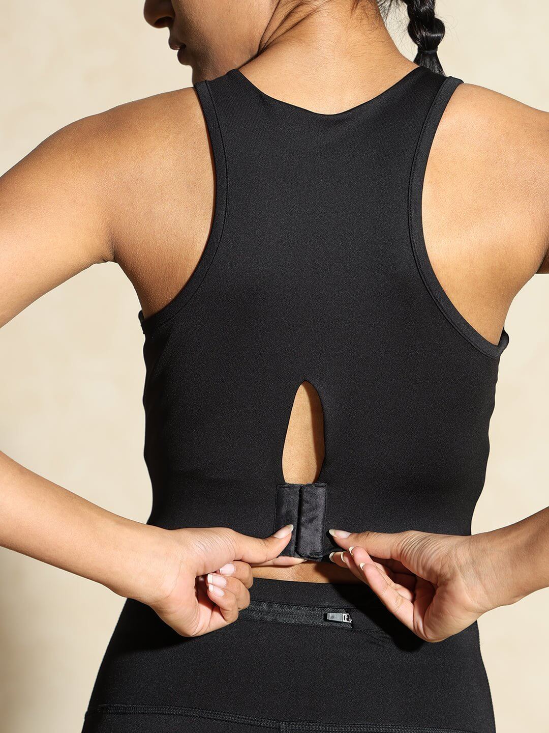 Shop-Black Keyhole Back Crop Top with Clasp & 7/8 Leggings