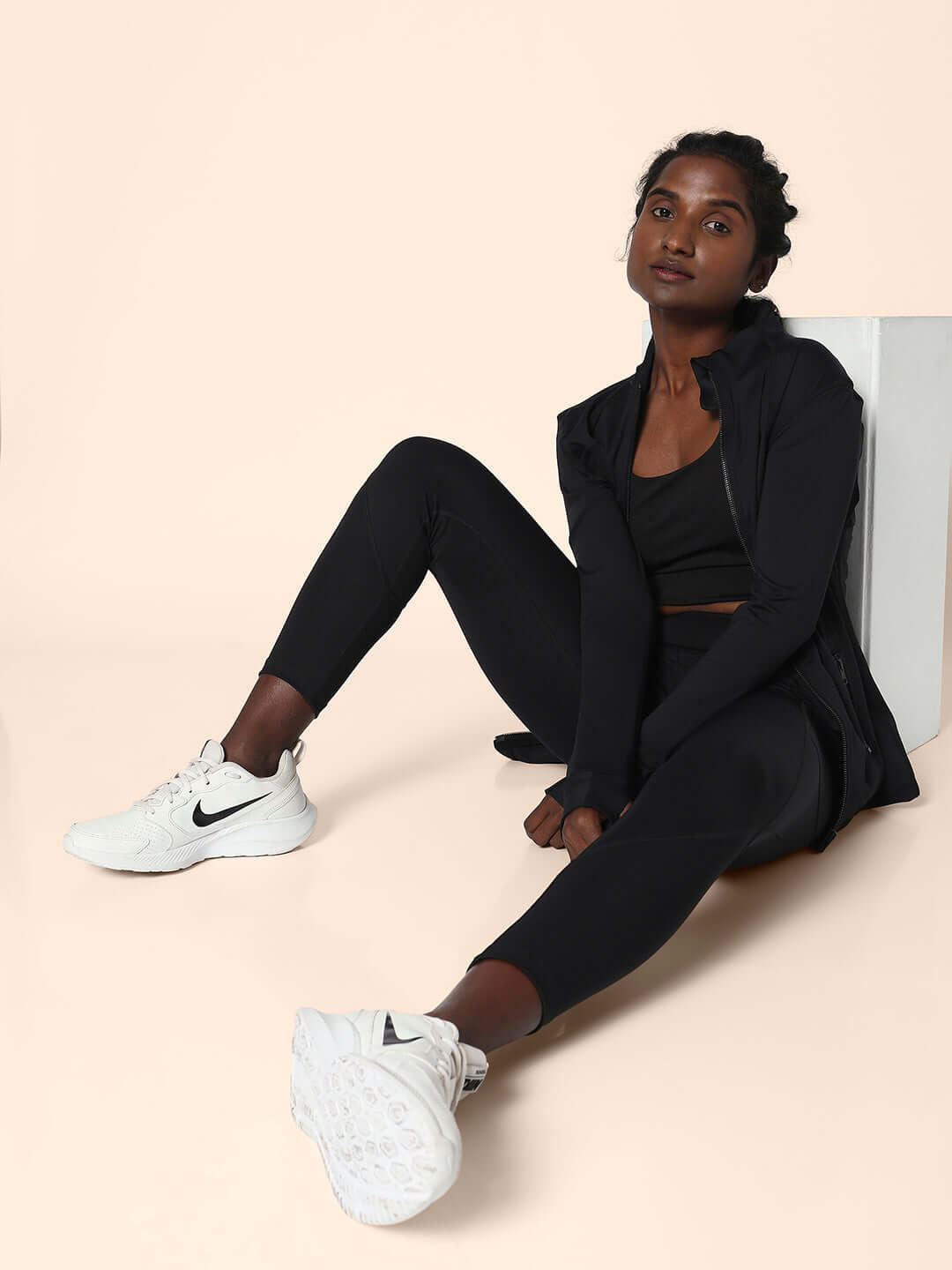 Contour Jacket Black