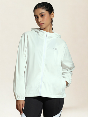 Shop-TraqLite Woven Jacket Cloud Dancer