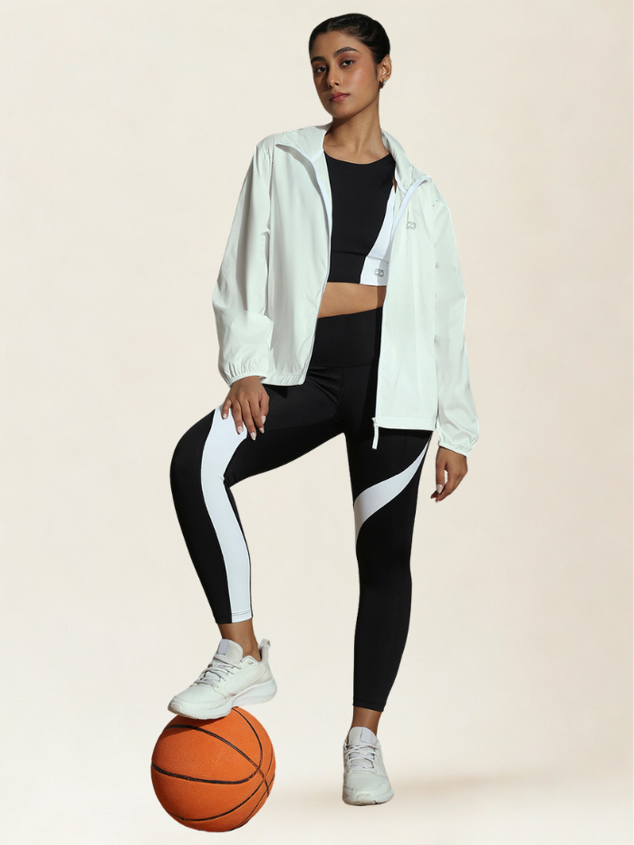 Shop-TraqLite Woven Jacket Cloud Dancer