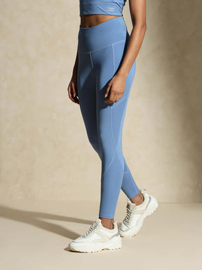 Cerulean Yoga Strap Back Bra & Aura Leggings