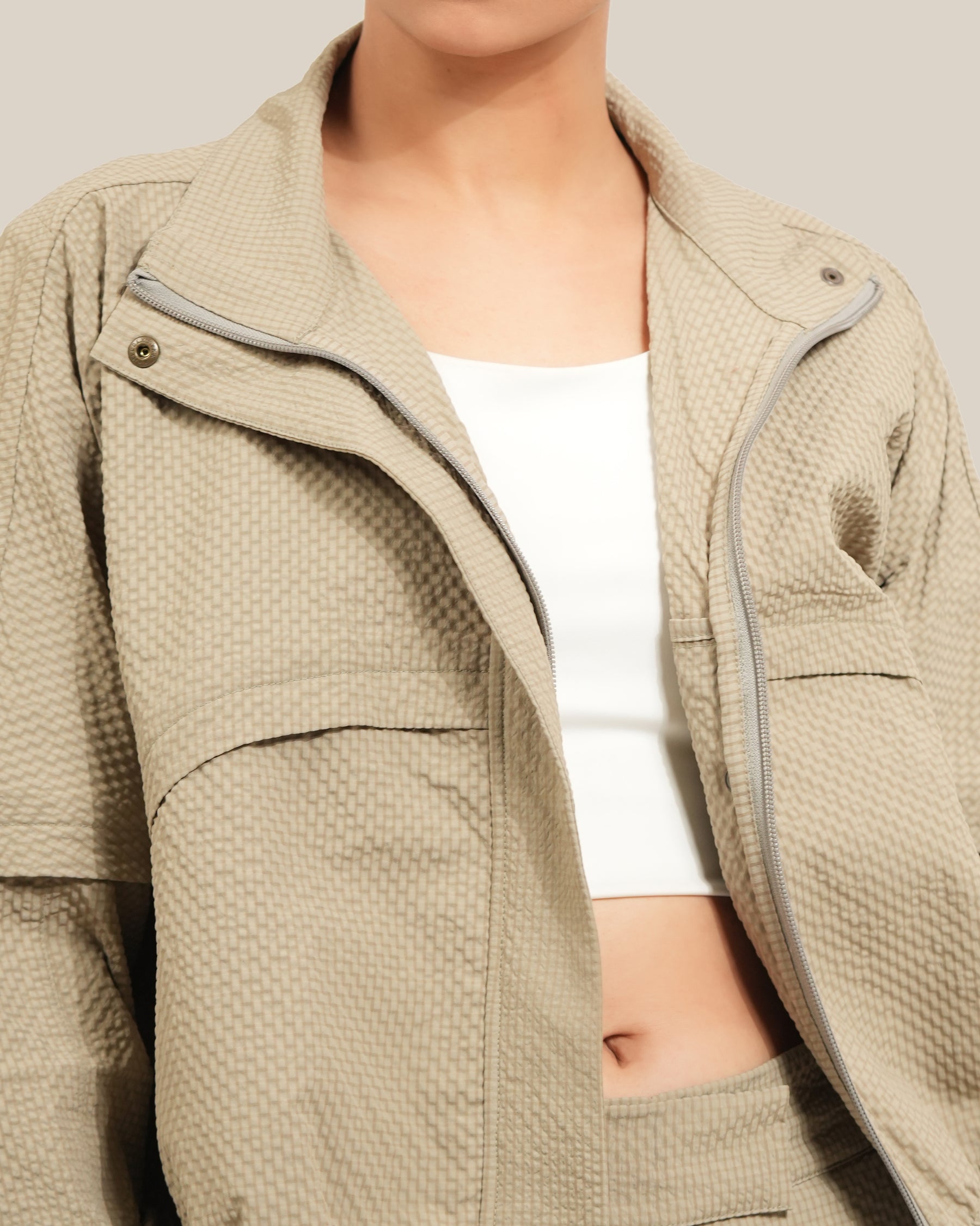 Shop-AeroTraq Runner Jacket Stone Beige