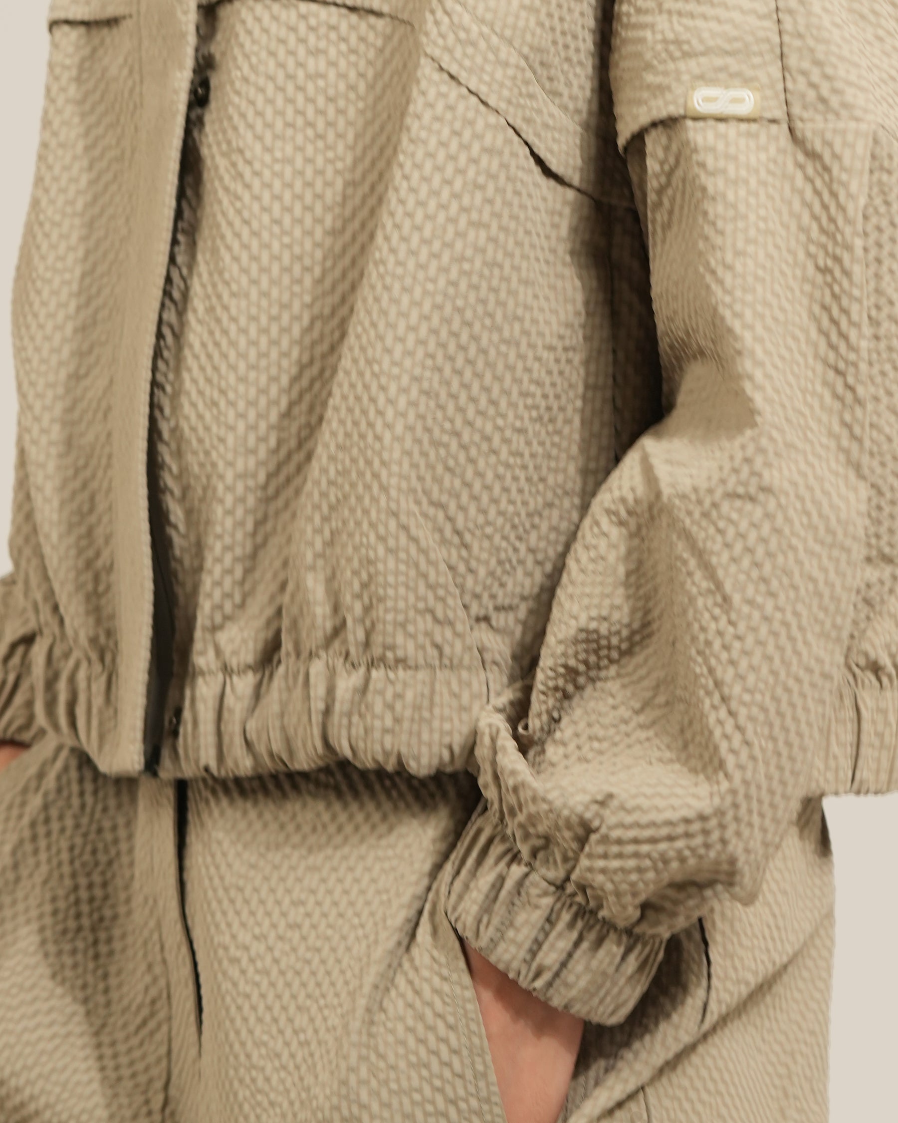 Shop-AeroTraq Runner Jacket Stone Beige