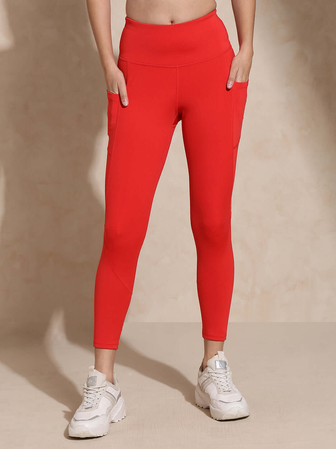 Shop-Red Keyhole Back Crop Top with Clasp & Aura Leggings
